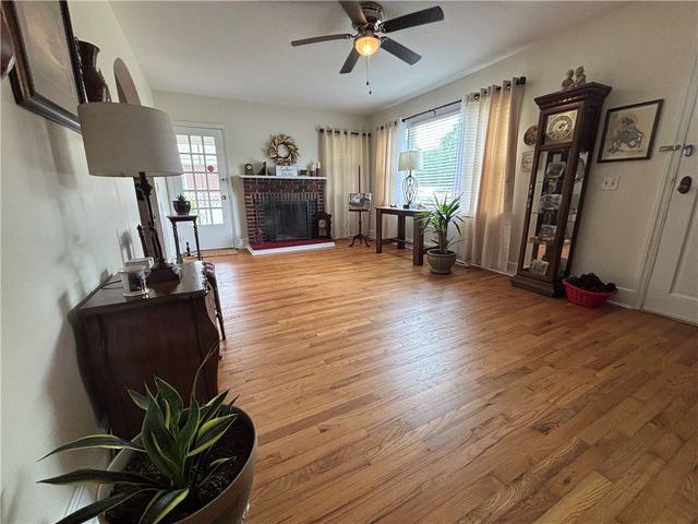 422 E Savannah Street, Calhoun Falls, SC 29628