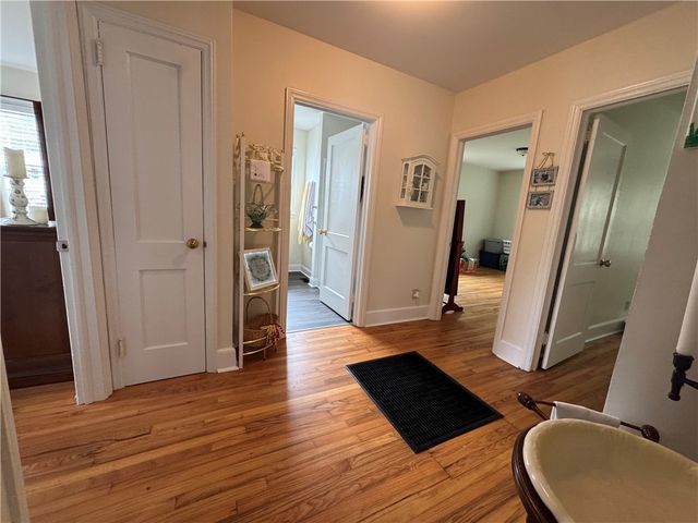 422 E Savannah Street, Calhoun Falls, SC 29628