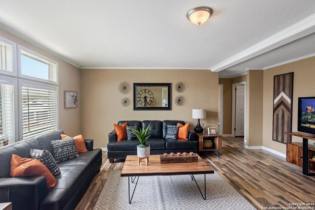 262 County Road 2662, Moore, TX 78057