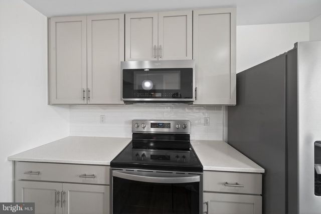 18 NEEDLE CT, Bunker Hill, WV 25413