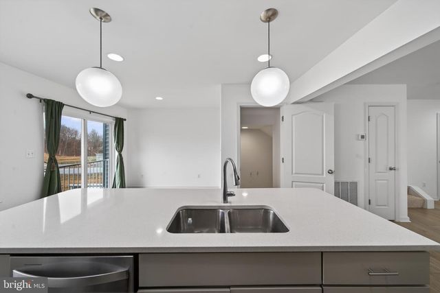 18 NEEDLE CT, Bunker Hill, WV 25413