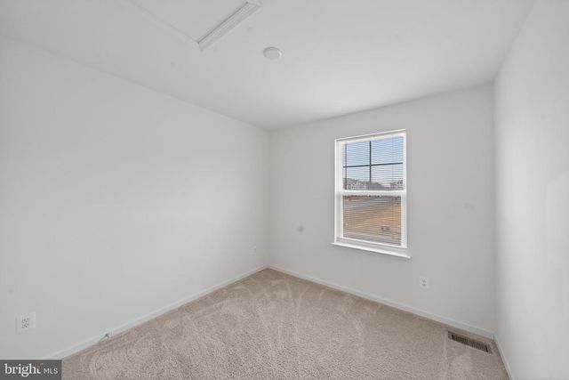 18 NEEDLE CT, Bunker Hill, WV 25413