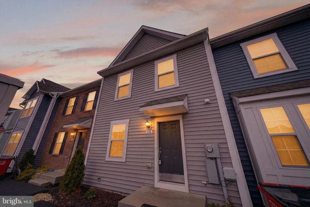 18 NEEDLE CT, Bunker Hill, WV 25413