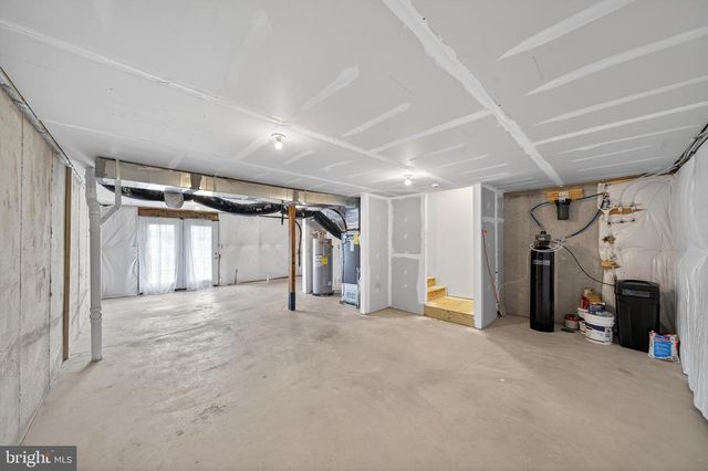 18 NEEDLE CT, Bunker Hill, WV 25413