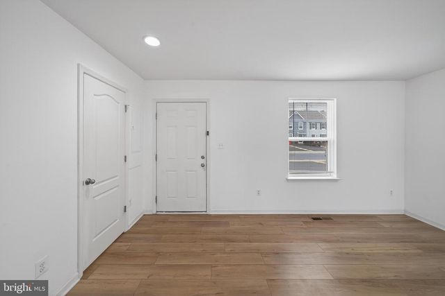 18 NEEDLE CT, Bunker Hill, WV 25413