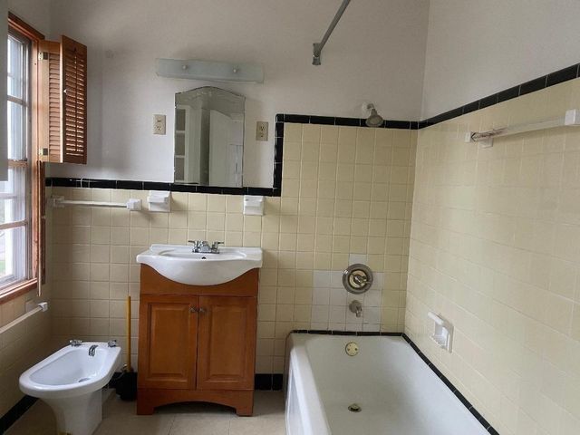 2215 Dorrington Street, Houston, TX 77030