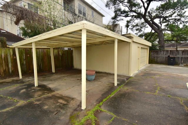 2215 Dorrington Street, Houston, TX 77030