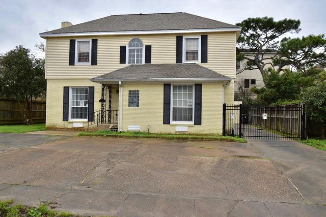 2215 Dorrington Street, Houston, TX 77030