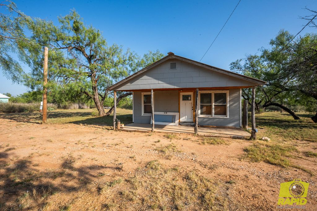 Image 113 of property listing at 425 Highland Park Park, Robert Lee, TX 76945