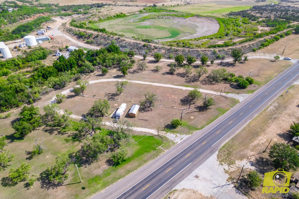 Image 122 of property listing at 425 Highland Park Park, Robert Lee, TX 76945