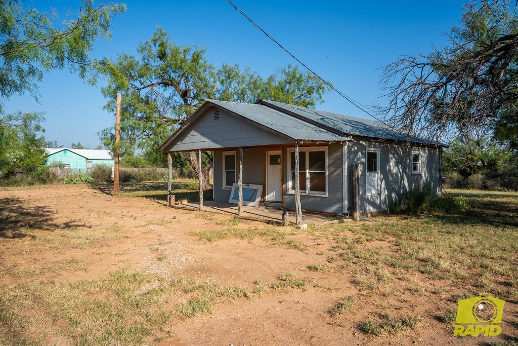 Image 130 of property listing at 425 Highland Park Park, Robert Lee, TX 76945