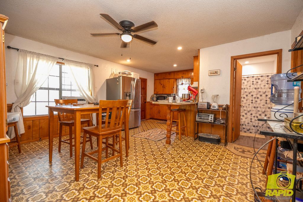 Image 15 of property listing at 425 Highland Park Park, Robert Lee, TX 76945
