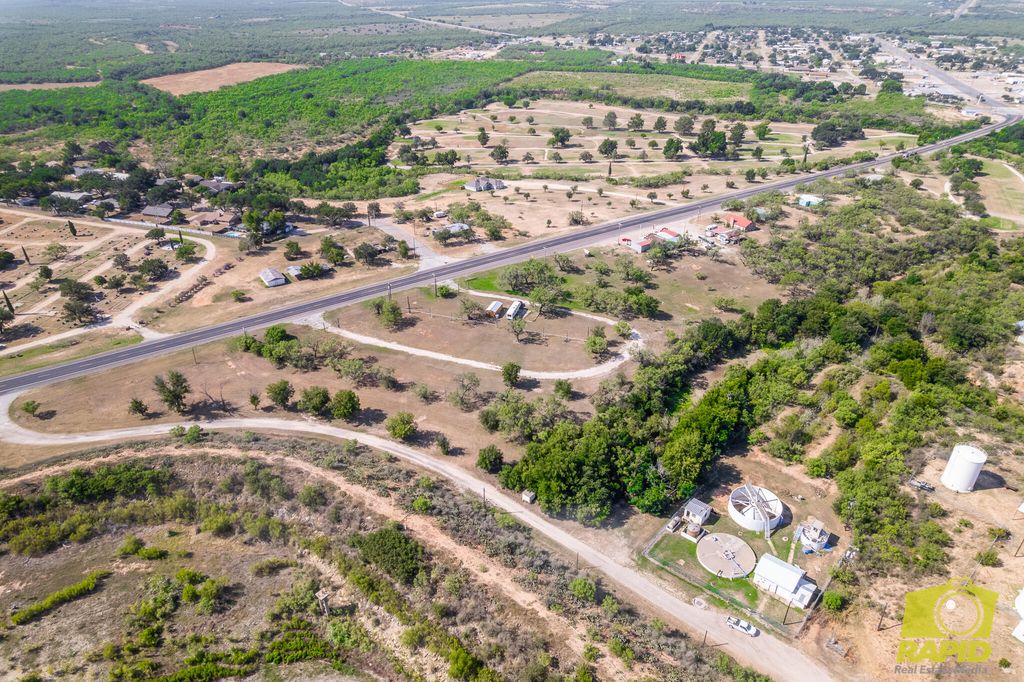 Image 154 of property listing at 425 Highland Park Park, Robert Lee, TX 76945