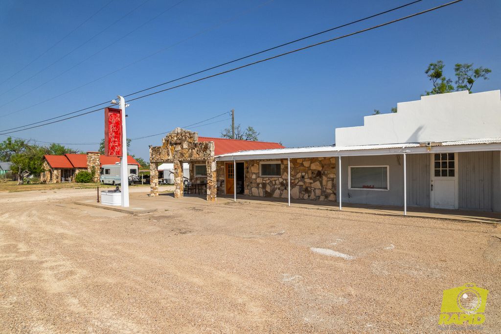 Image 28 of property listing at 425 Highland Park Park, Robert Lee, TX 76945