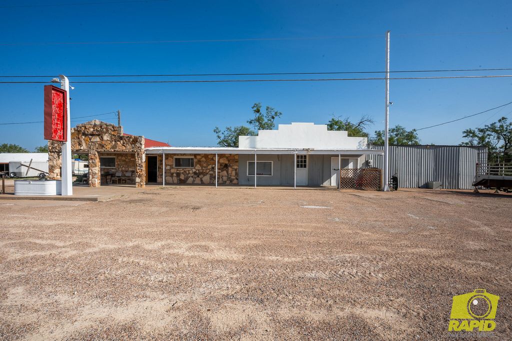 Image 30 of property listing at 425 Highland Park Park, Robert Lee, TX 76945