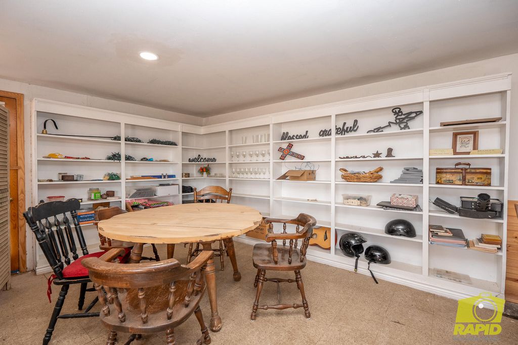 Image 37 of property listing at 425 Highland Park Park, Robert Lee, TX 76945