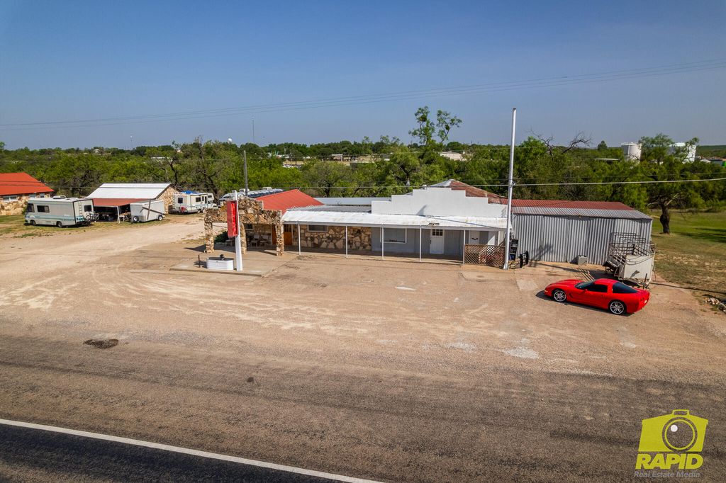 Image 40 of property listing at 425 Highland Park Park, Robert Lee, TX 76945