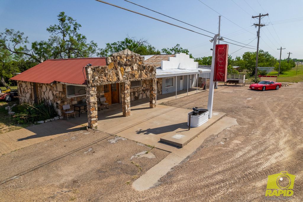 Image 44 of property listing at 425 Highland Park Park, Robert Lee, TX 76945