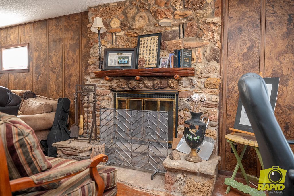 Image 7 of property listing at 425 Highland Park Park, Robert Lee, TX 76945
