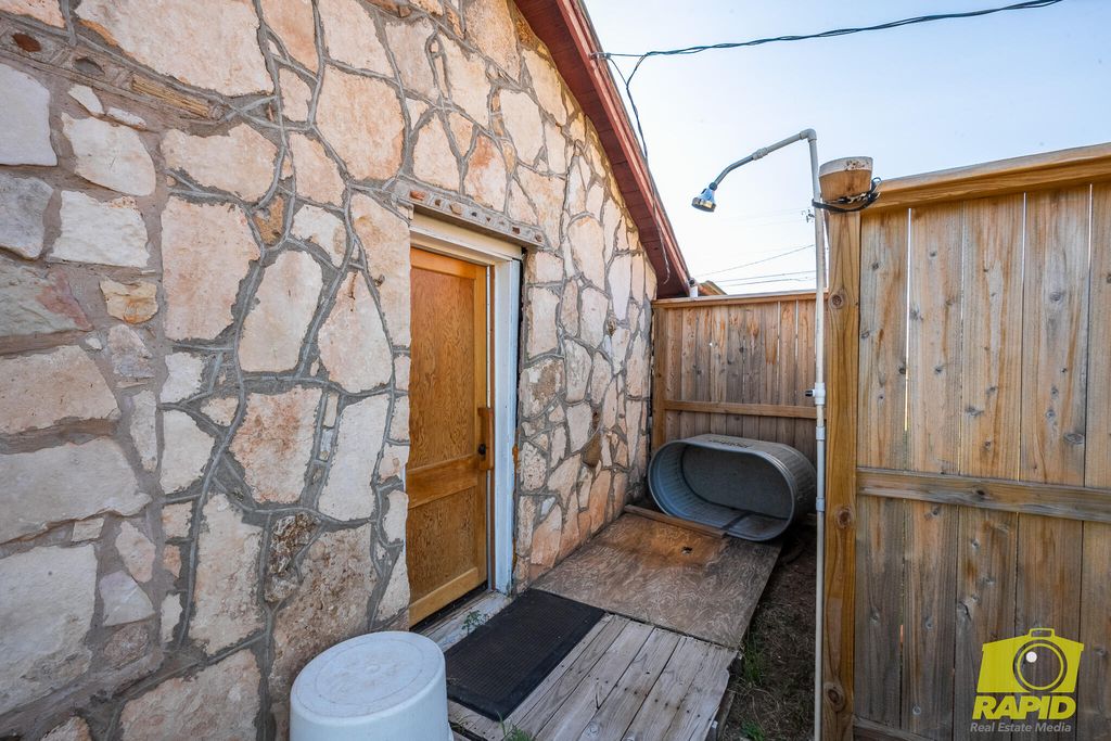 Image 82 of property listing at 425 Highland Park Park, Robert Lee, TX 76945