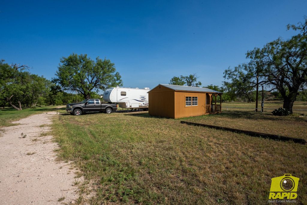 Image 90 of property listing at 425 Highland Park Park, Robert Lee, TX 76945