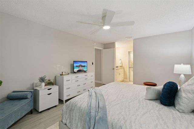 16 ESCONDIDO CIRCLE 221, Altamonte Springs, FL 32701