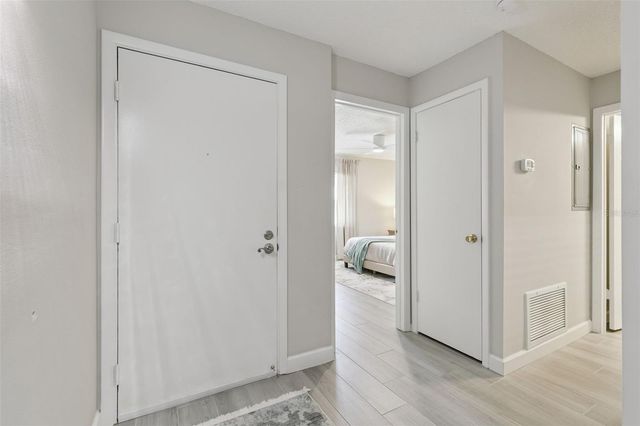 16 ESCONDIDO CIRCLE 221, Altamonte Springs, FL 32701