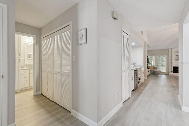 16 ESCONDIDO CIRCLE 221, Altamonte Springs, FL 32701