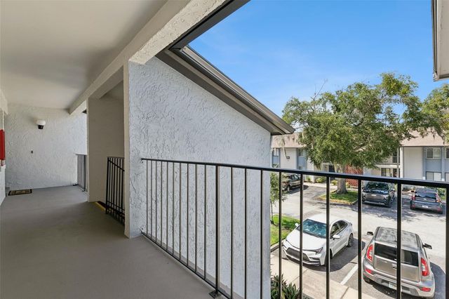 16 ESCONDIDO CIRCLE 221, Altamonte Springs, FL 32701