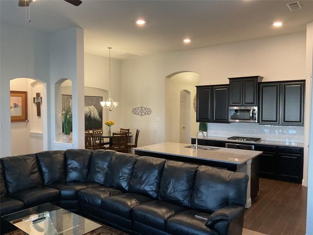 2805 Newsom Ridge Drive, Mansfield, TX 76063