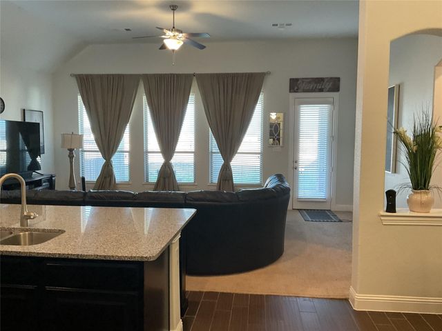 2805 Newsom Ridge Drive, Mansfield, TX 76063