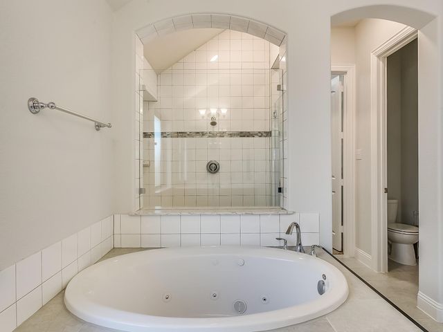 2805 Newsom Ridge Drive, Mansfield, TX 76063