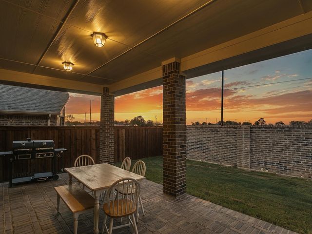 2805 Newsom Ridge Drive, Mansfield, TX 76063