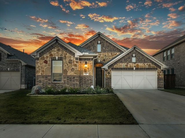 2805 Newsom Ridge Drive, Mansfield, TX 76063