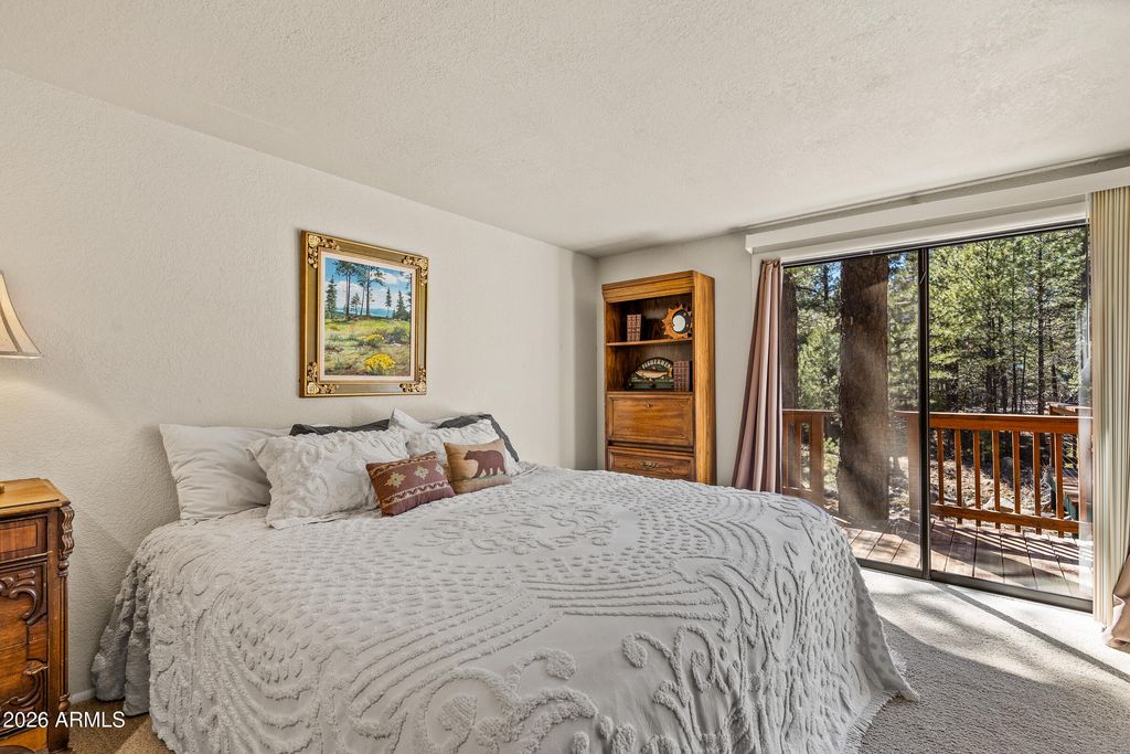 Image 15 of property listing at 935 E RAINTREE Road, Munds Park, AZ 86017