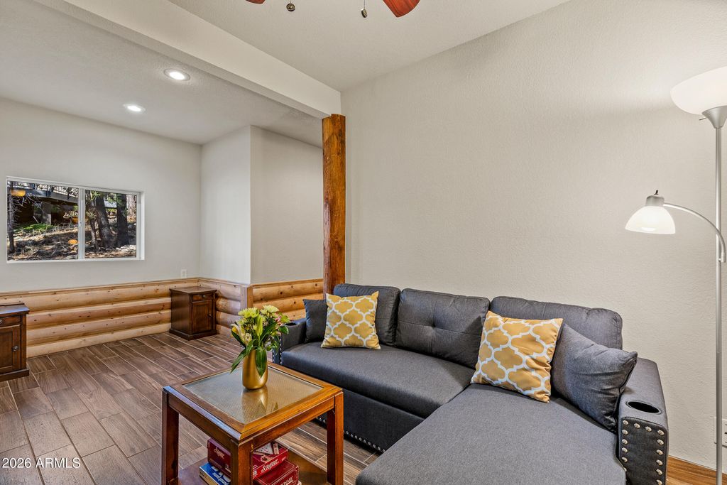 Image 23 of property listing at 935 E RAINTREE Road, Munds Park, AZ 86017