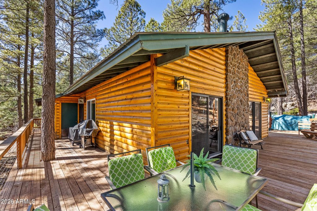 Image 33 of property listing at 935 E RAINTREE Road, Munds Park, AZ 86017