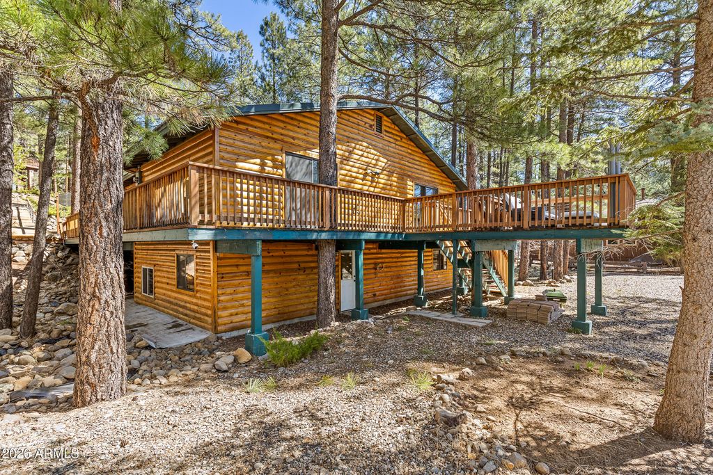 Image 37 of property listing at 935 E RAINTREE Road, Munds Park, AZ 86017