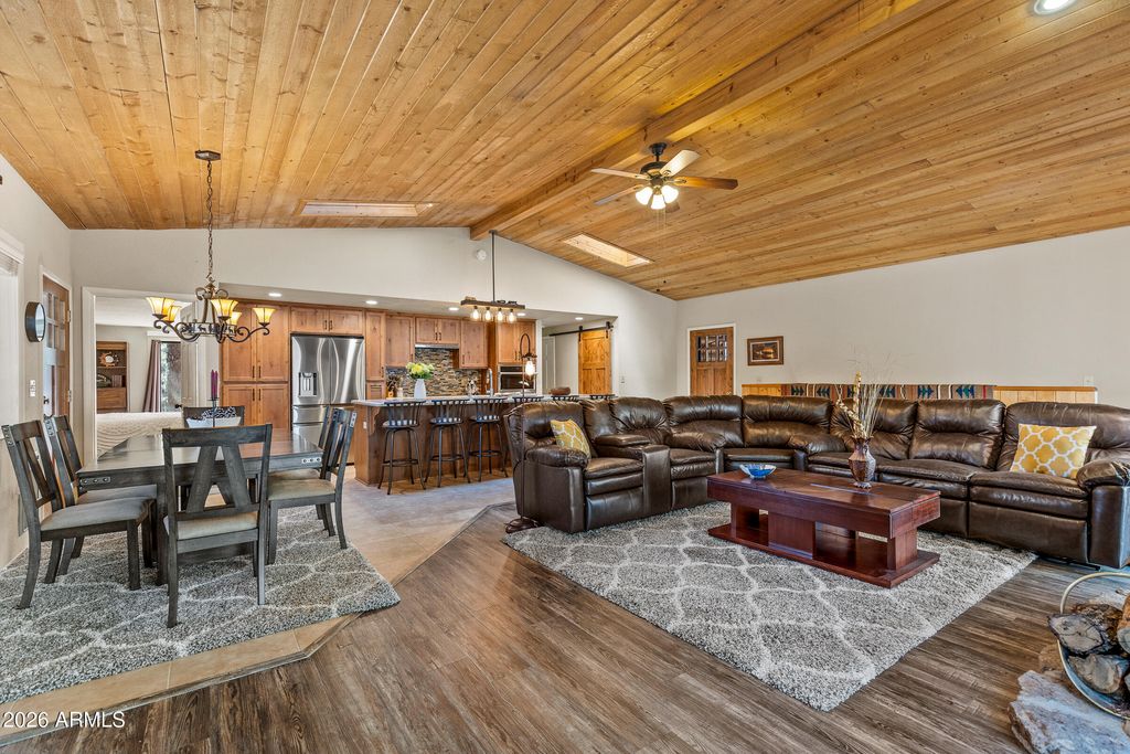 Image 5 of property listing at 935 E RAINTREE Road, Munds Park, AZ 86017