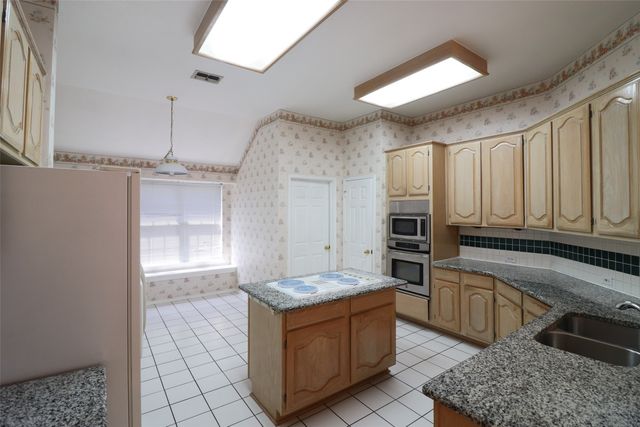 1728 Bennington Drive, Carrollton, TX 75007