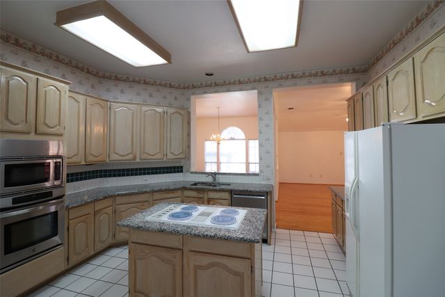 1728 Bennington Drive, Carrollton, TX 75007