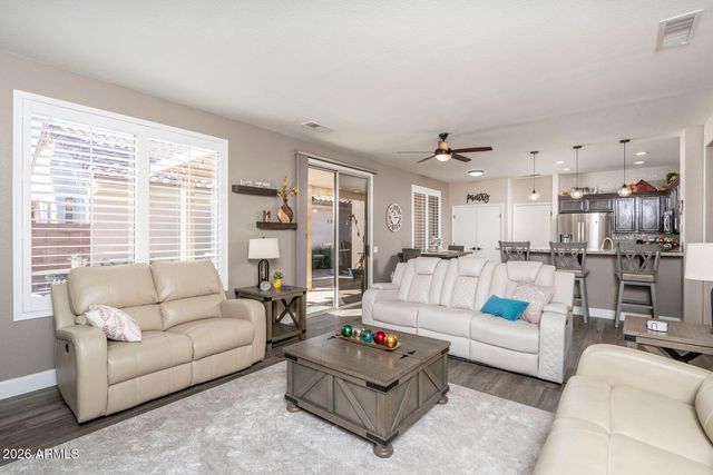 19510 N CARRIAGE Lane, Surprise, AZ 85374