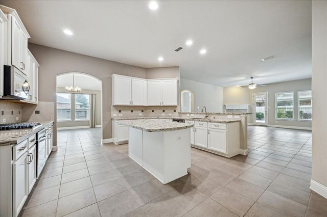 2600 Mystic Springs Lane, League City, TX 77573