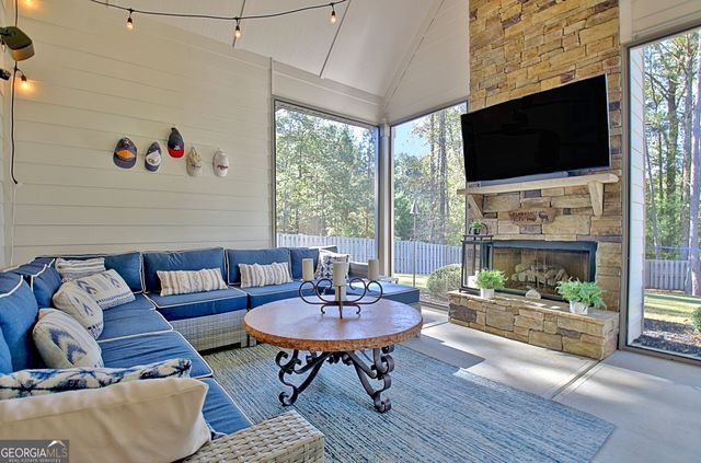 214 Northwynn Drive, Sharpsburg, GA 30277