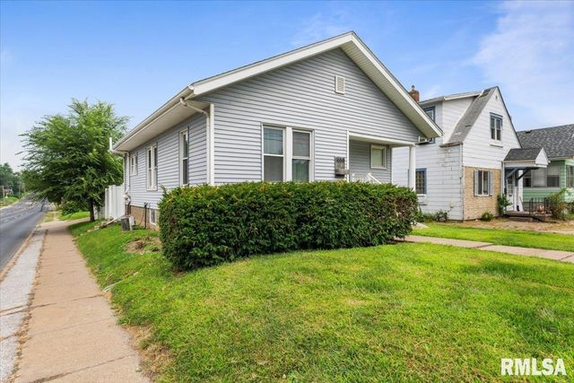 1658 W LOMBARD Street, Davenport, IA 52804
