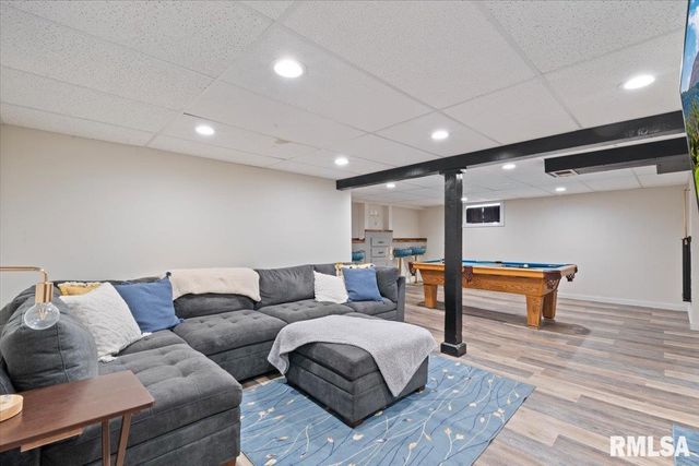 1658 W LOMBARD Street, Davenport, IA 52804