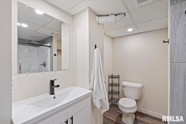 1658 W LOMBARD Street, Davenport, IA 52804