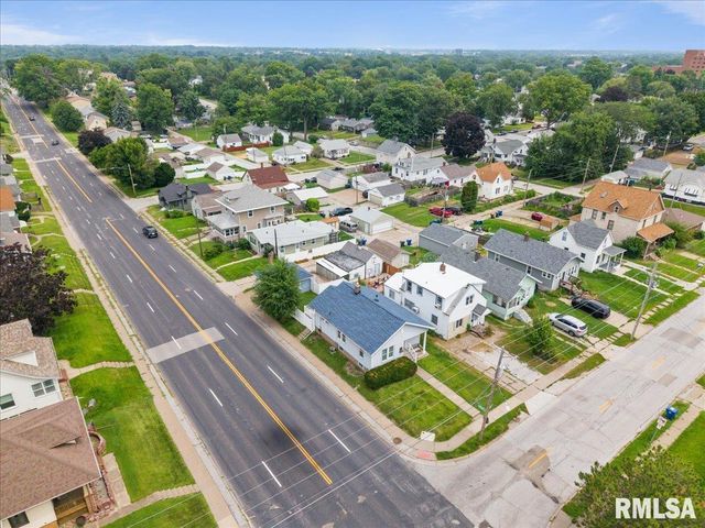 1658 W LOMBARD Street, Davenport, IA 52804