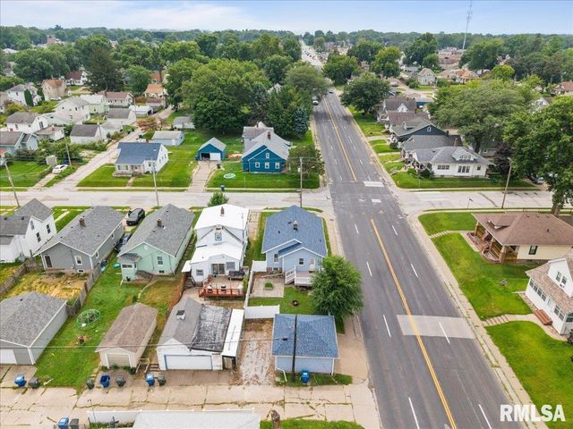 1658 W LOMBARD Street, Davenport, IA 52804