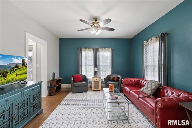 1658 W LOMBARD Street, Davenport, IA 52804